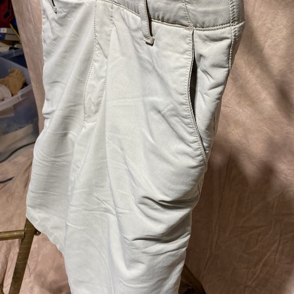 Men’s Under Armour Shorts - Picture 2 of 5